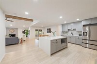 Building Photo - 6809 Lunar Dr