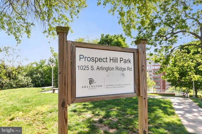 Building Photo - 1101 S Arlington Ridge Rd