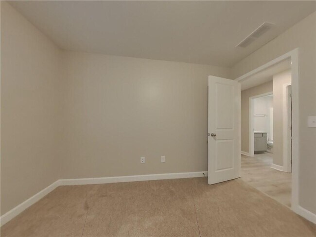 Building Photo - 123 E Rdg Wy