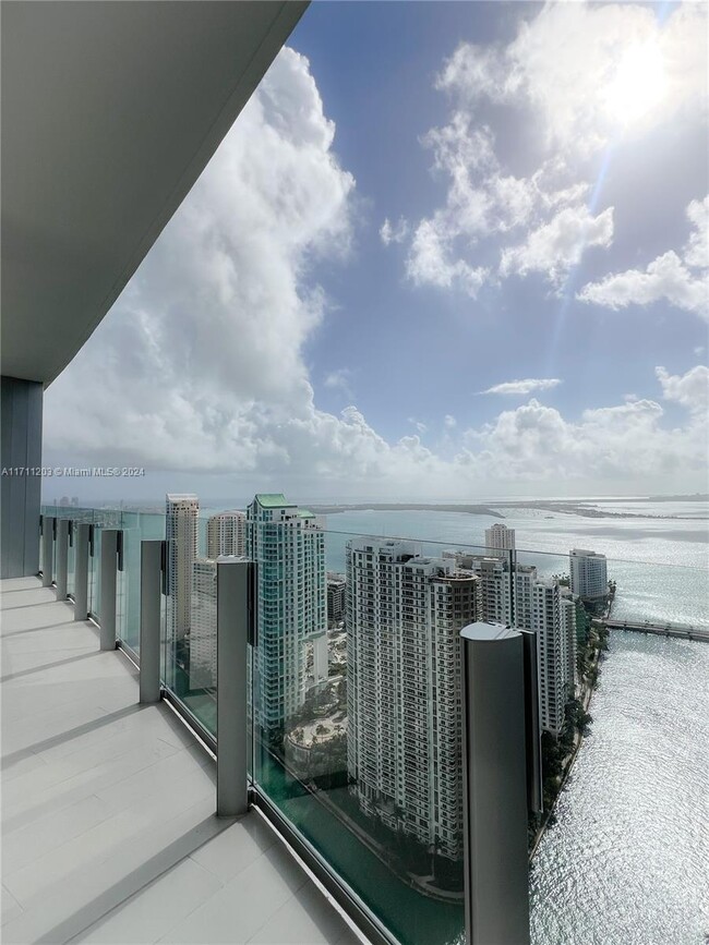 Building Photo - 300 Biscayne Boulevard Way