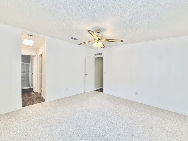 Building Photo - 43 Sargent St