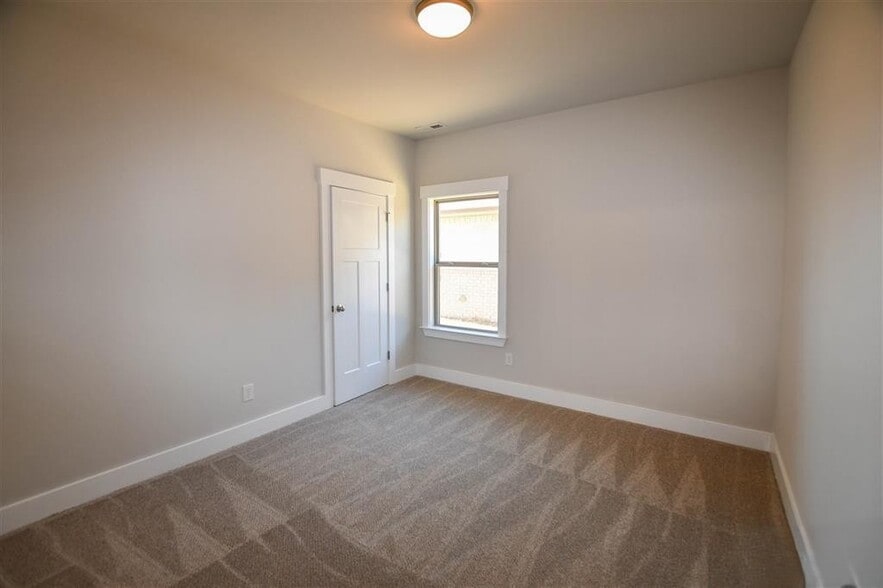 Building Photo - 15570 Ironcrest Dr NW