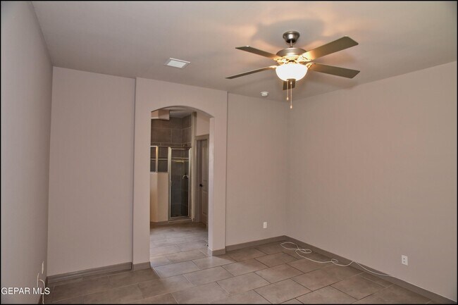 Building Photo - 14373 High Rock Dr