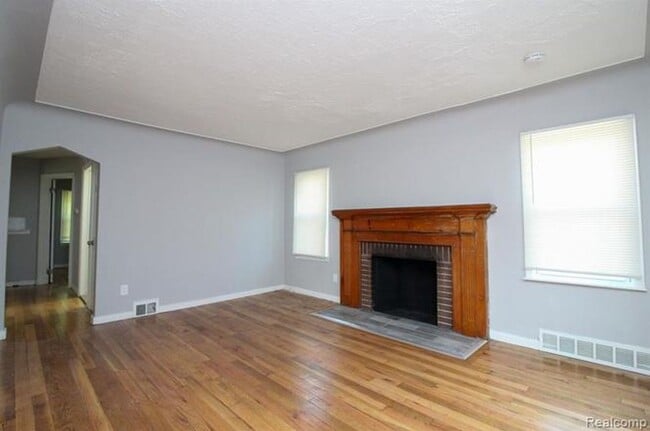 Building Photo - $1,350 - 3 Bed / 2 Bath House in Detroit