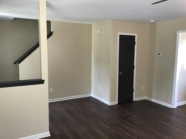 Building Photo - 527 Tansy Dr