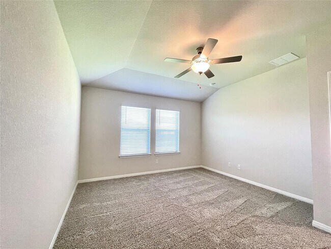 Building Photo - 408 Giorgio Moroder Dr