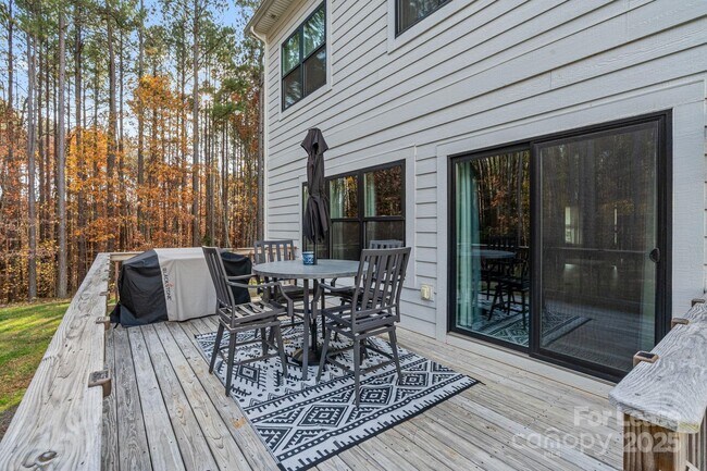 Building Photo - 122 Rutan Ct