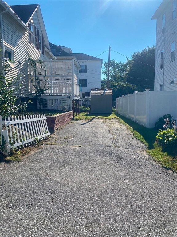 Building Photo - 81 Pilgrim Ave