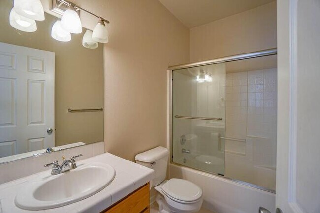 Building Photo - BEAUTIFUL FOUR BEDROOM HOME IN EAST COUNTY