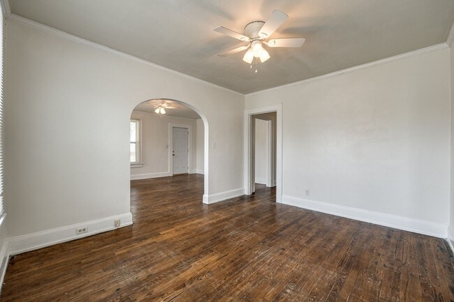Building Photo - 2 Bedroom 1.5 bath All Brick Ranch in Rock...