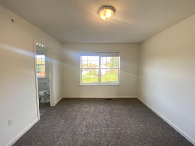 Building Photo - Beautiful 3 Bedroom, 2.5 Bath Townhome in Dallastown Schools!