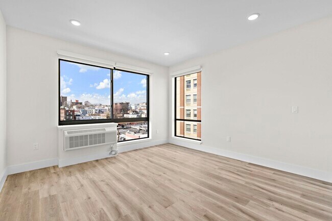 Building Photo - 433 62nd St