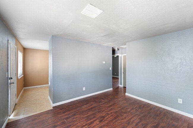 Building Photo - 3737 E 27th Pl