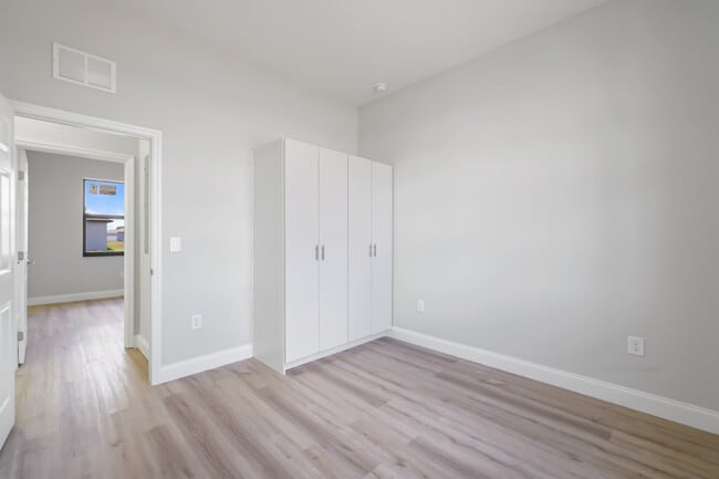 Building Photo - 8014 Mangrove Cir