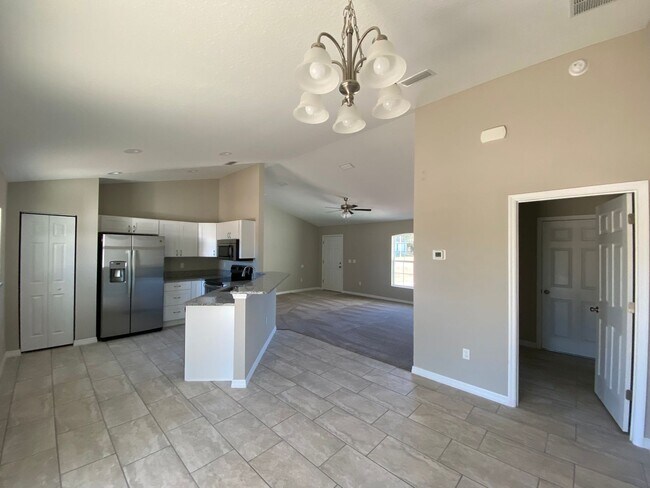 Building Photo - Desirable SW Ocala Neighborhood 3/2/2 *WON'T LAST*