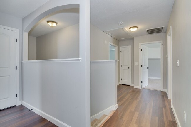Building Photo - Beautiful 4 Bedroom in Great Neighborhood!