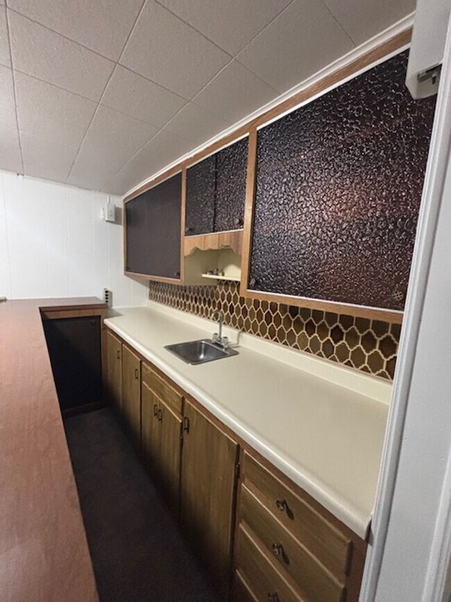 Building Photo - 419 W 5th Ave