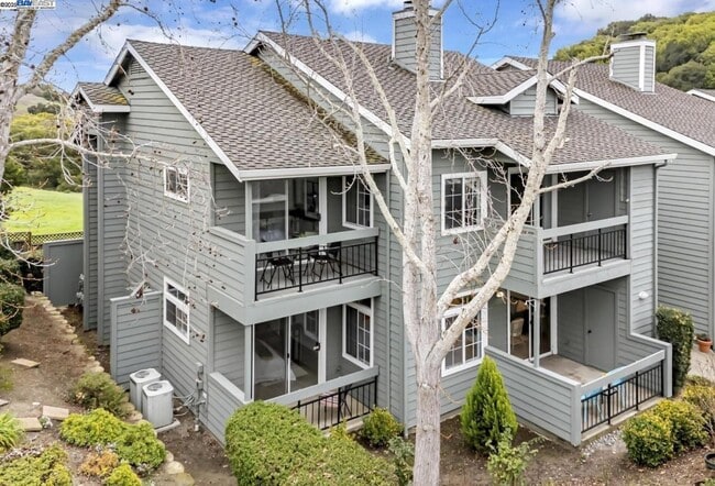 Building Photo - 7595 Canyon Meadows Cir