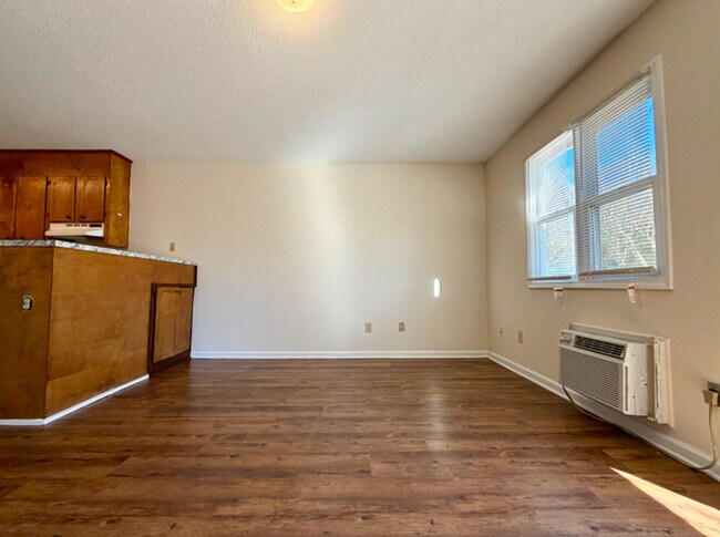 Building Photo - 1442 Riverview Rd