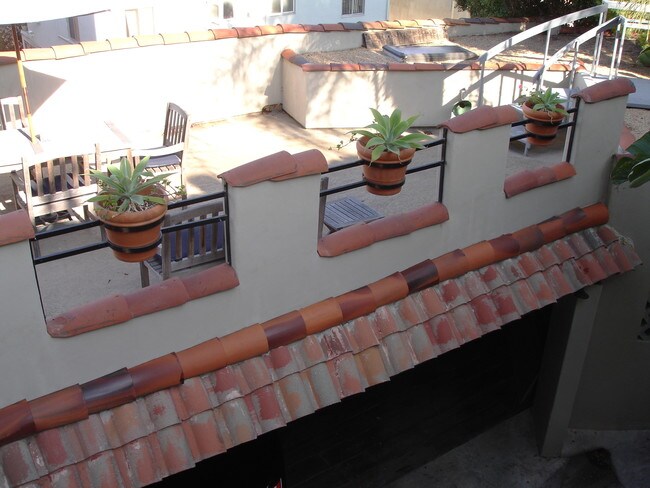 shared roof deck - 2151 Beachwood Terrace