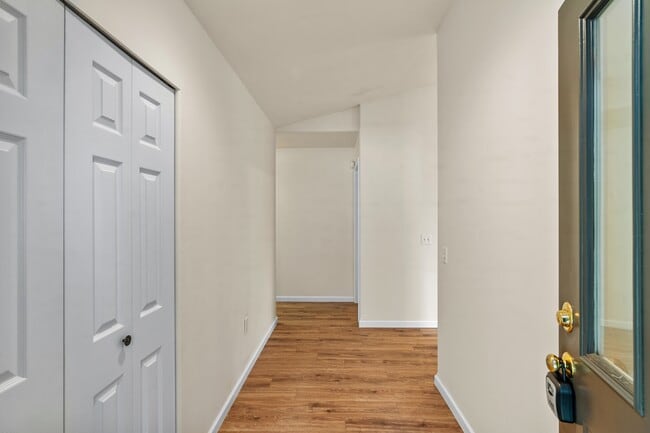 Building Photo - 502 E Ferndale Ave