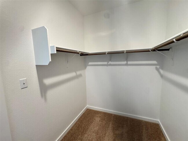 Building Photo - 105 Sorghum Dr