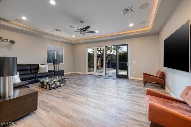 Building Photo - 675 Scenic Rim Dr