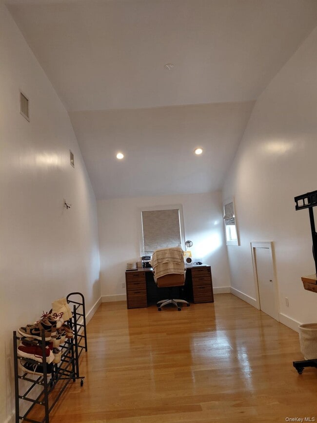 Building Photo - 69 S Bay Ave