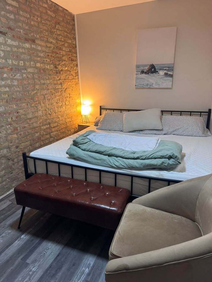 Building Photo - 2344 S Ridgeway Ave