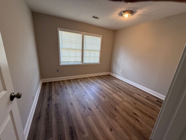 Building Photo - 1523 Pine Cone Ln NW