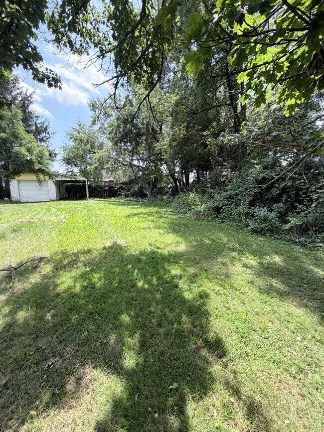 Building Photo - 2250 Bellfield Ave
