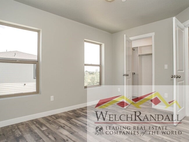 Building Photo - 3 bed 2.5 Bath Single-Family Home in Farmi...