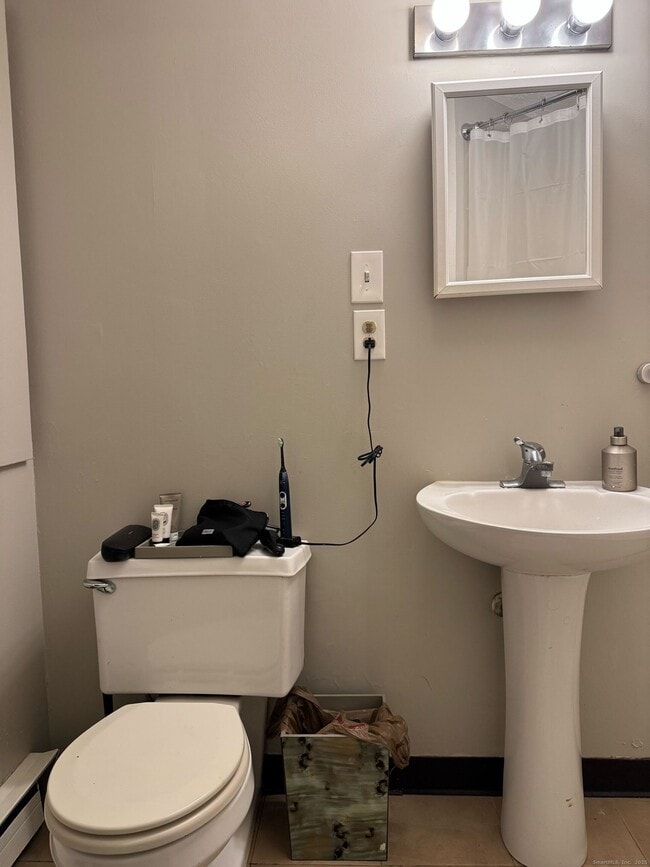 Building Photo - 70 Lawrence St