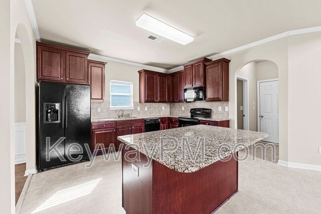 Building Photo - 456 Lory Ln