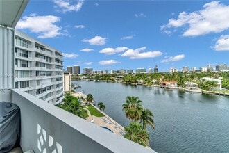 Building Photo - 9101 E Bay Harbor Dr