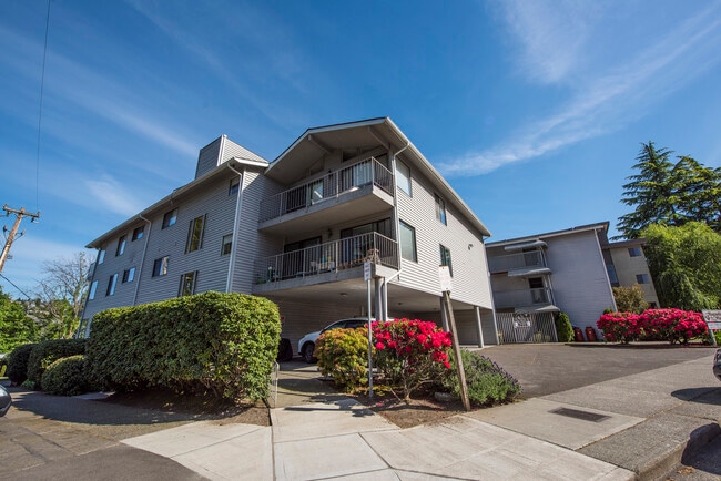 Building Photo - 2562 Thorndyke Ave W