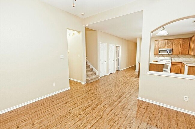 Building Photo - 4009 Hidden Meadow Ct
