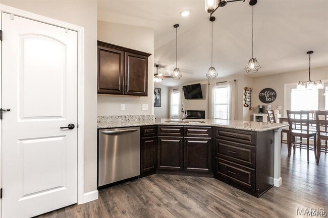 Building Photo - 3505 Chippewa Dr