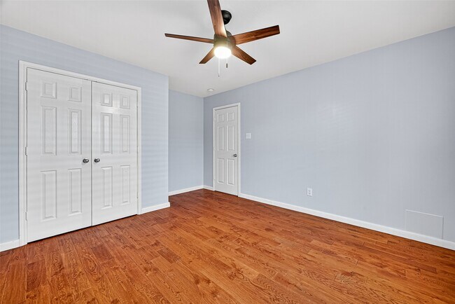 Building Photo - 2611 Floral Bloom Way
