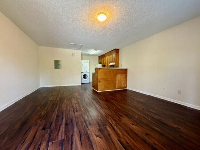 Building Photo - 1442 Riverview Rd