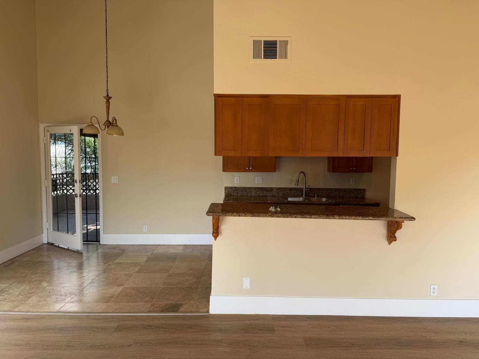 Building Photo - 1760 Temple Ave