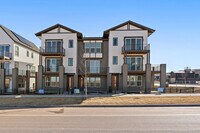 Building Photo - 10882 Lyric St