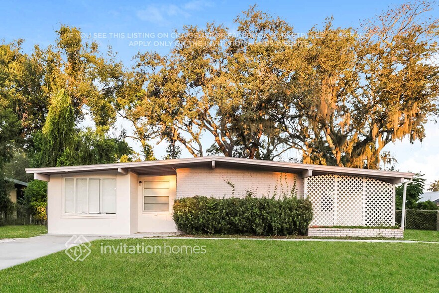 Primary Photo - 1110 E Camellia Dr