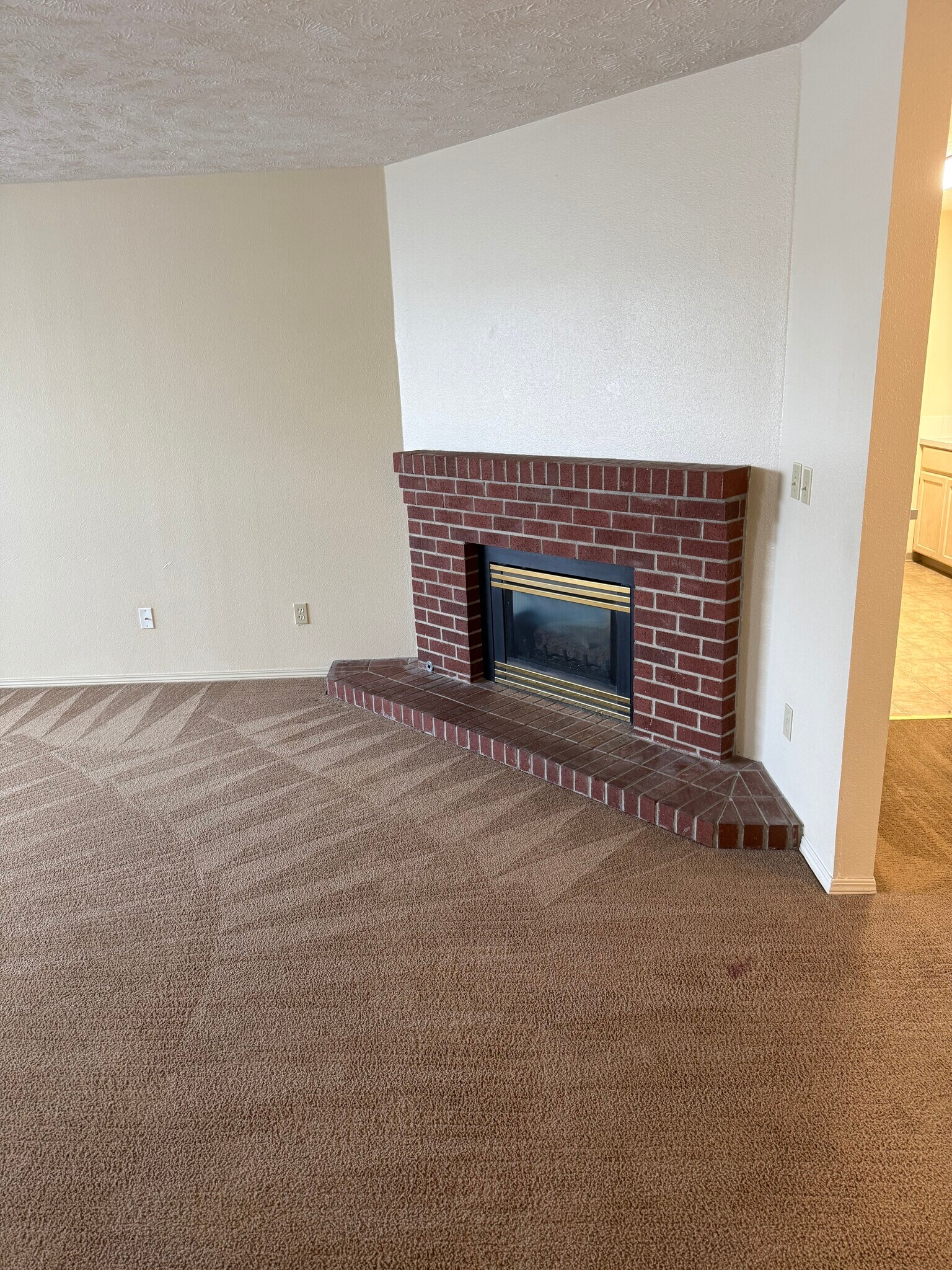 Building Photo - 3418 E 57th Ave