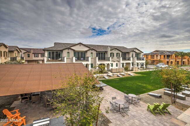 Building Photo - 4655 S Vapor