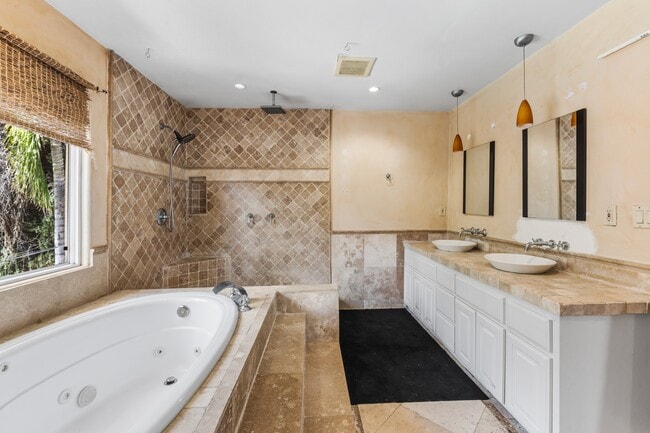 Building Photo - 8743 Topanga Canyon Blvd