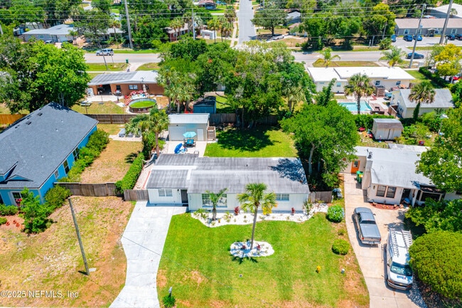 Building Photo - 1717 Sunset Dr