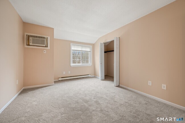 Building Photo - 92 Cynthia Ln