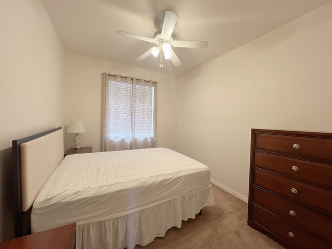 Building Photo - 8490 Kingbird Loop