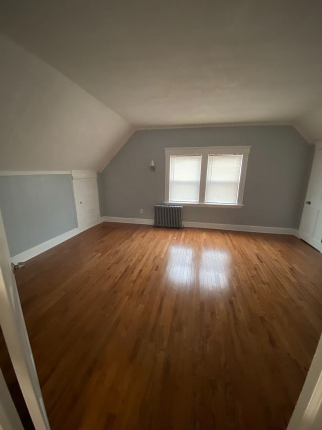 Building Photo - 363 Sherman Ave